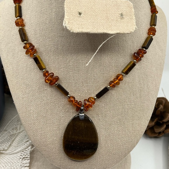 Vintage Adjustable Tiger's Eye Necklace with Sterling Silver Chain - Picture 5 of 16